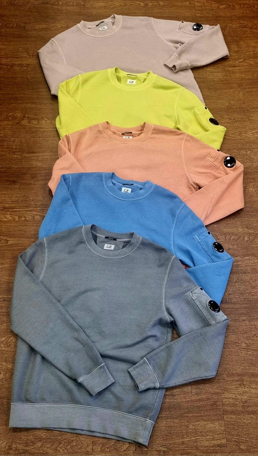 CP Company quarter zip lens sweatshirt in pistachio shell