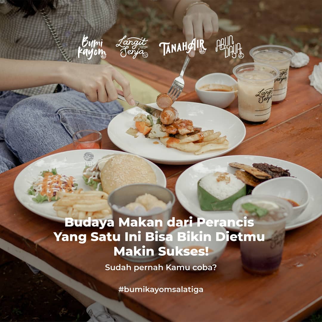 Bumi Kayom - Budaya makan yang unik ini, bisa Kamu...