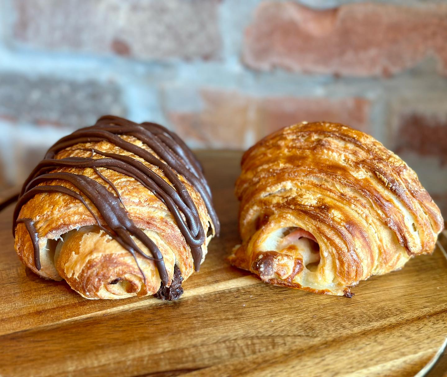 JoJo’s - 🥐🥐🥐🍫🍫🍫 The best chocolate croissants and ham & cheese ...