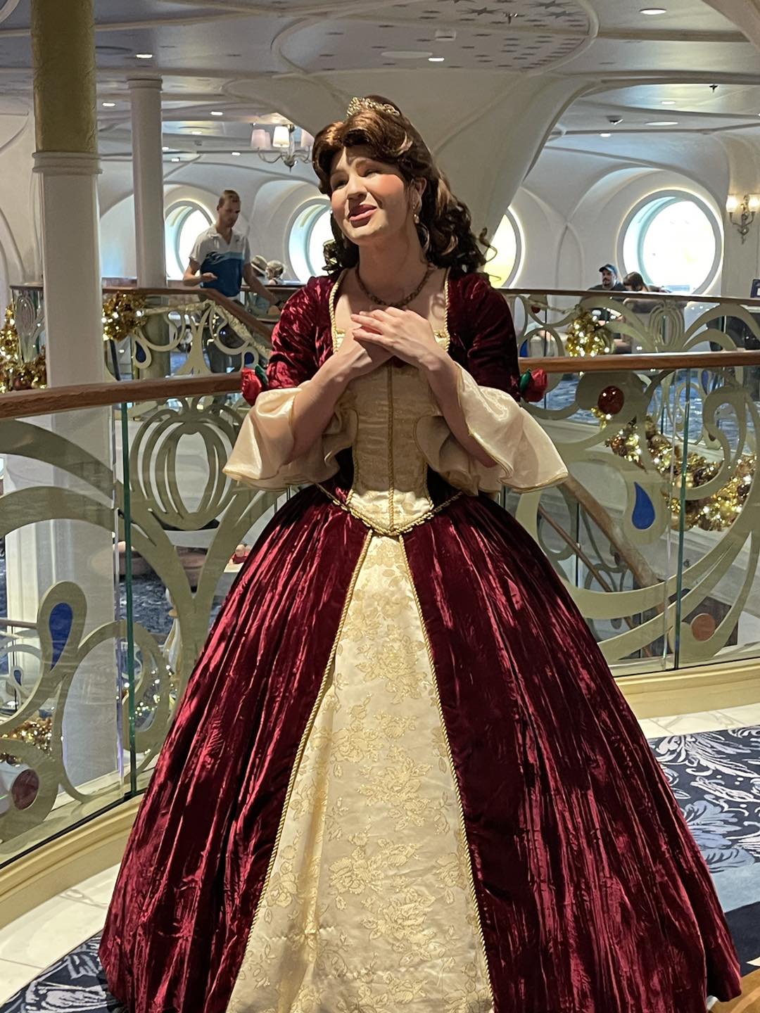 🎶 As long as there's Christmas I truly believe That hope is the greatest of the gifts we'll receive… 🎶 Belle from “Belle's Enchanted Christmas” is out meeting guests on the Disney