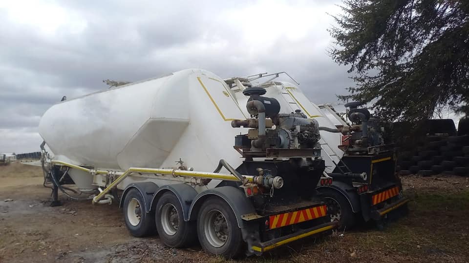 DRY BULK TANKERS FOR SALE GRW ENGINEERING TANKER 40 CUBE WITH BLOWERS ...