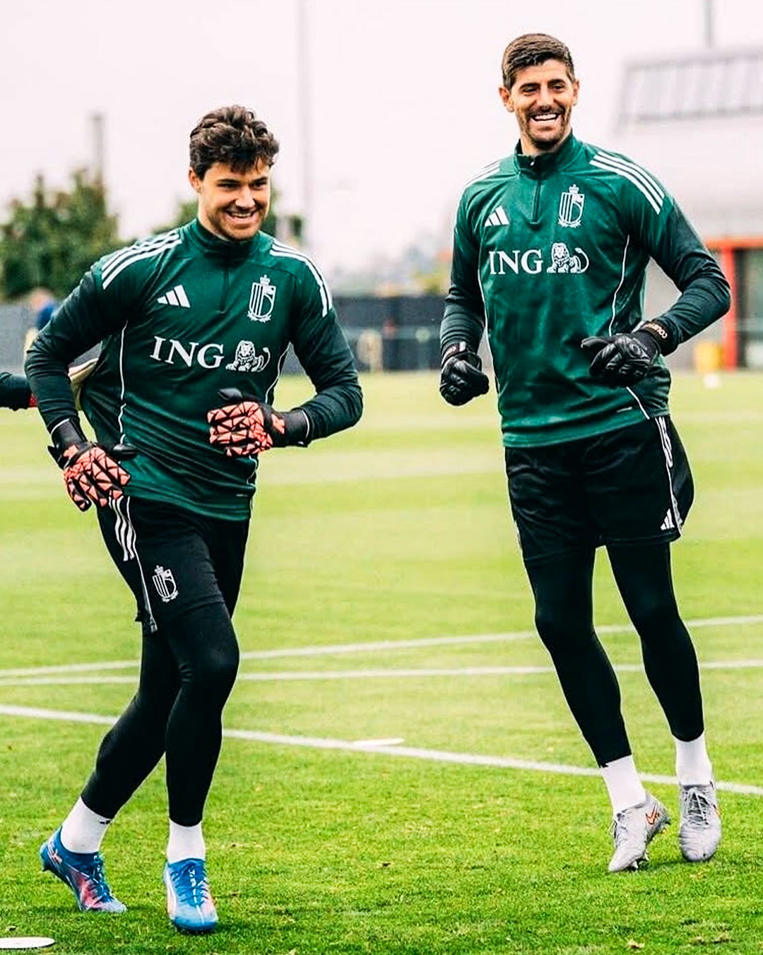 ปอคีปเปอร์ - 🇧🇪🧤 ธีโบต์ กูร์ตัวส์ พูดถึง เซนน์ แลมเมนส์:... | Facebook