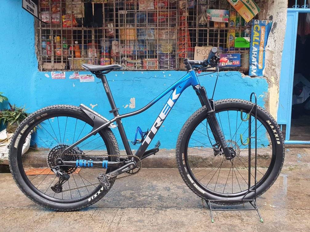 2022 Trek Marlin 8 with upgrades