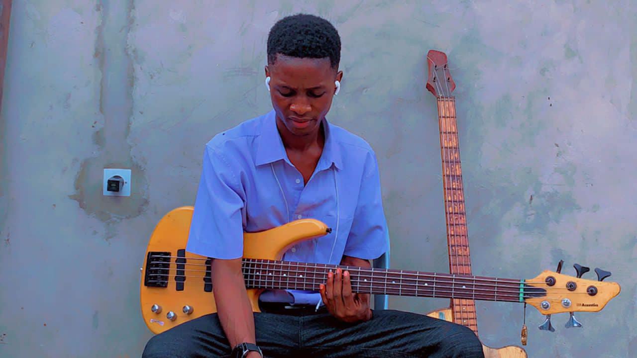 Dochee bass