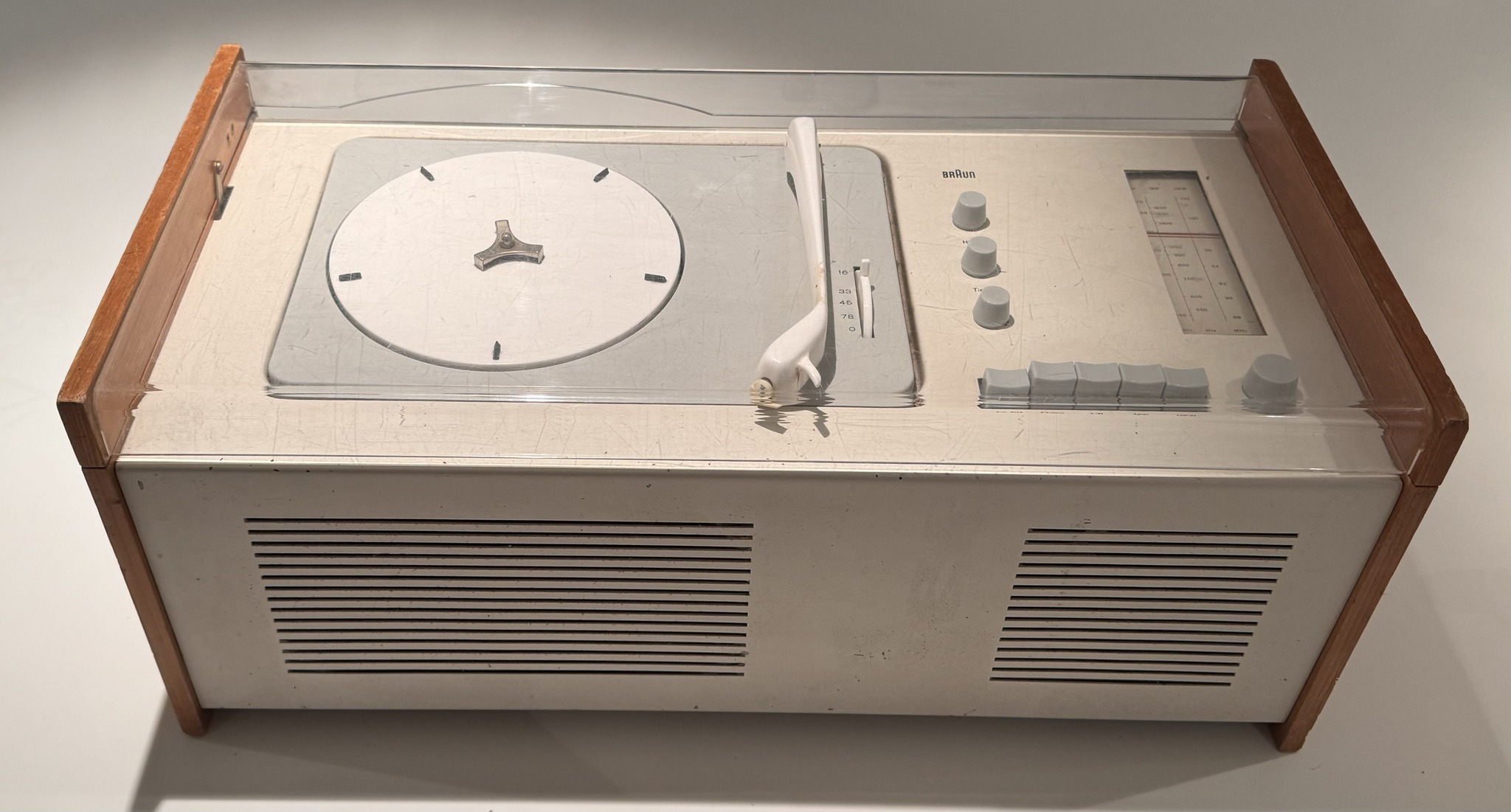 Vintage Braun SK-5 stereo system by Dieter Rams and Hans Gugelot