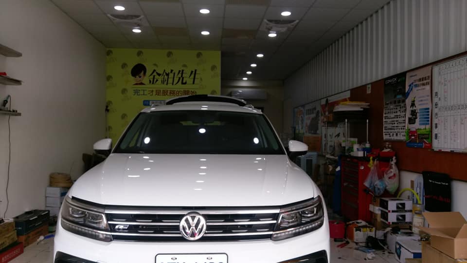 Vag鏡像先生 New Tiguan 400tdi升級原廠盲點偵測及駛出輔助還有原廠數字型直接顯示胎壓 Facebook