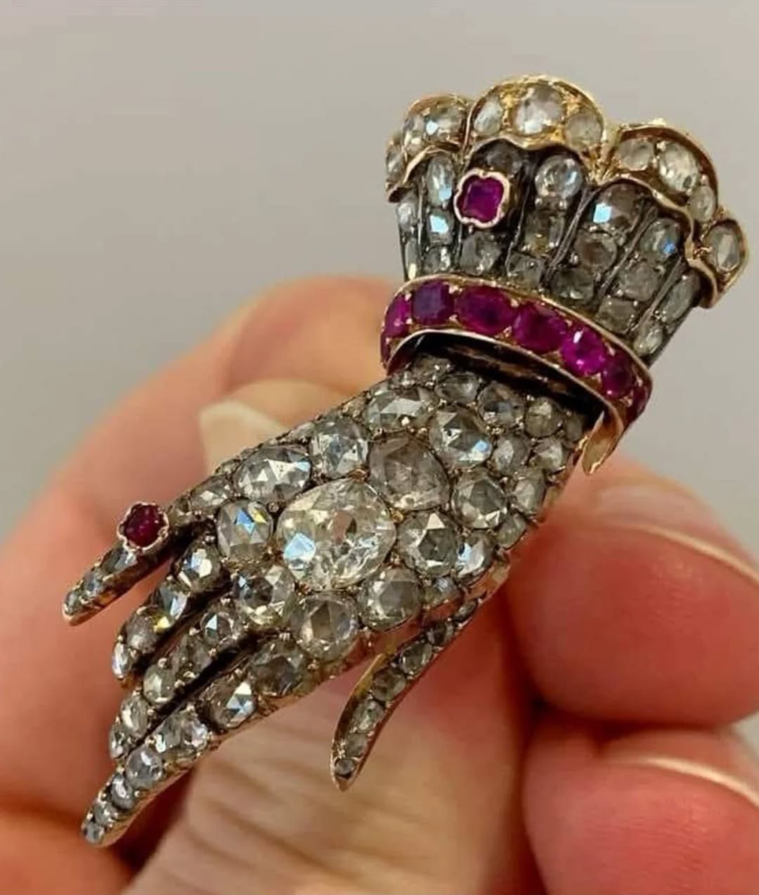 Broche De Deuil Vintage En ébène Main Sculptée - Bijou Ancien Vers 1860, Occasion