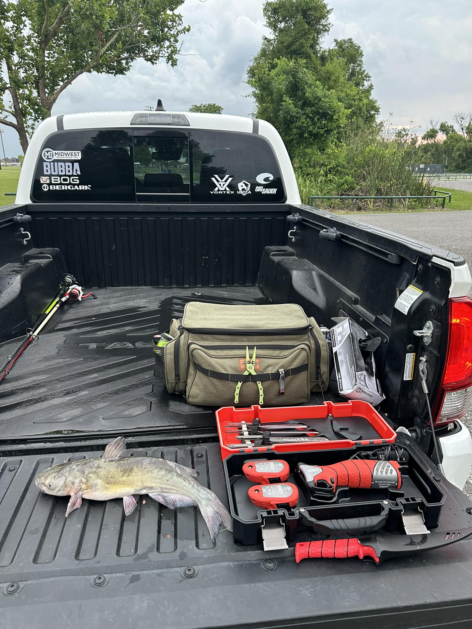 toyota tacoma fishing rod holder TerraEdge Truck Bed For Secures multiple fishing rods and reels Out Bed Rail Truck Bed Fishing