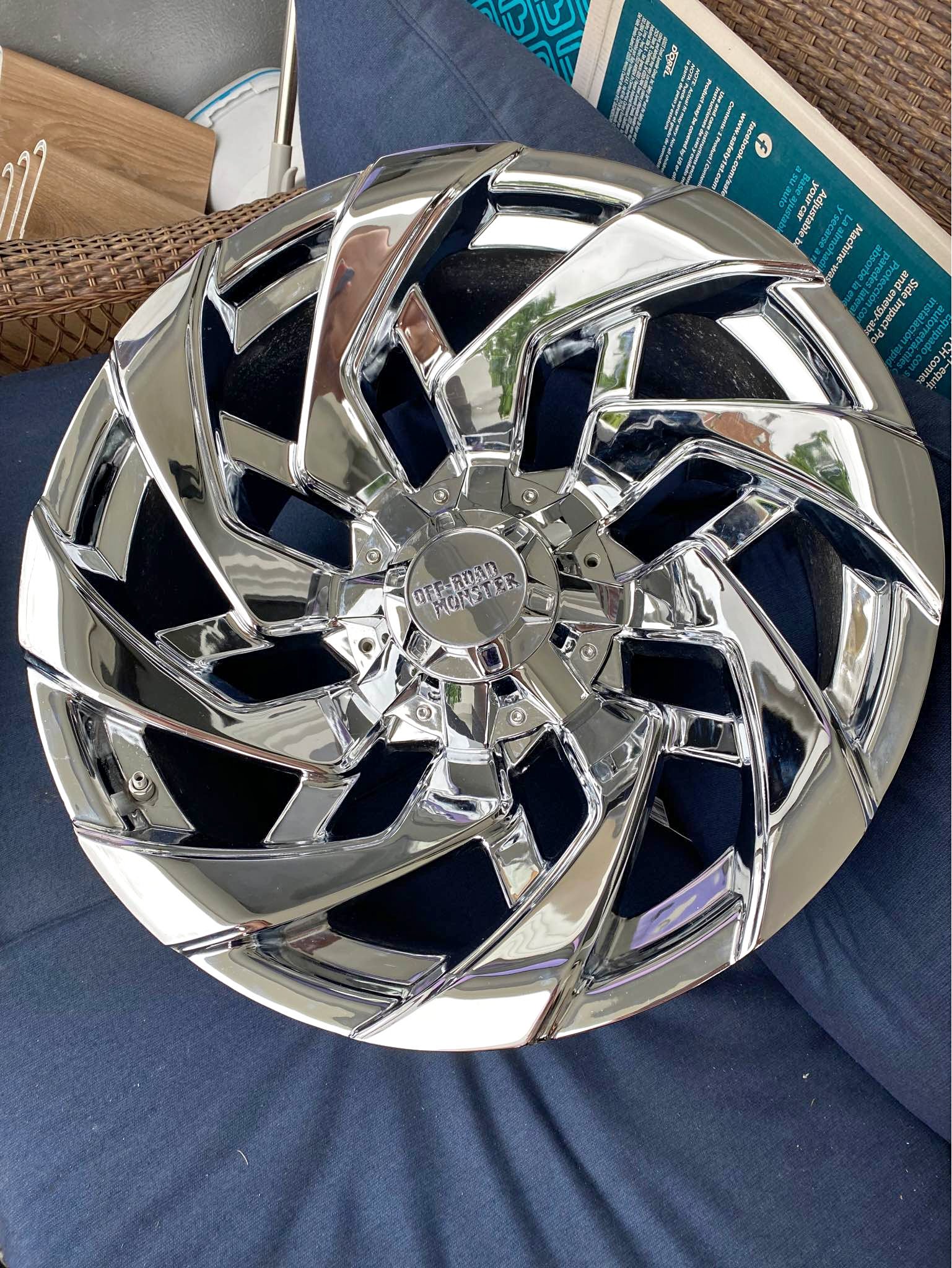 Set of 4 Rims 20x 10 patern universal - Car Wheels, Tires & Parts ...