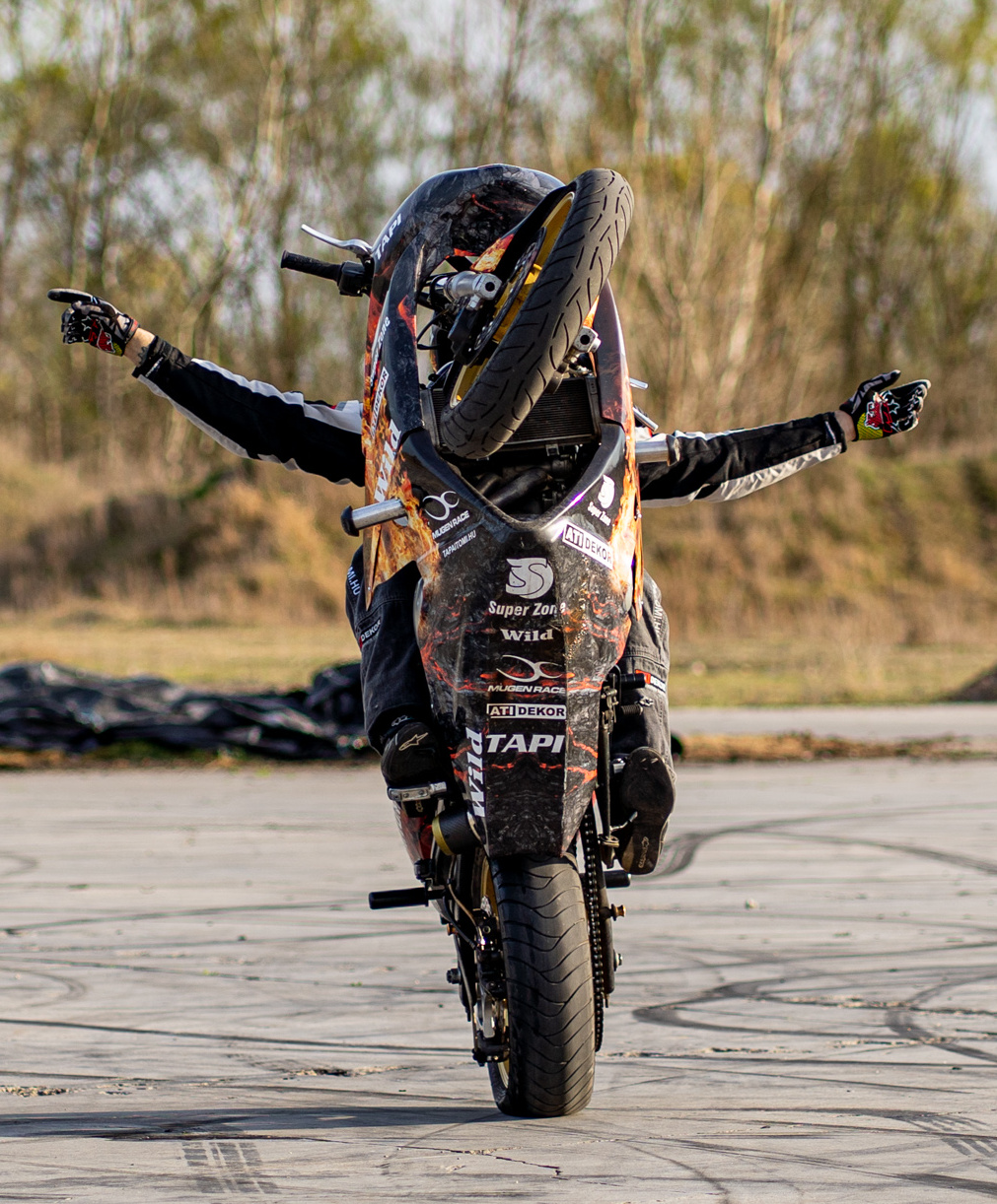 Tápai - ️ #stunt #stuntriding #stuntrider #wheelie #motorosbemutató ...