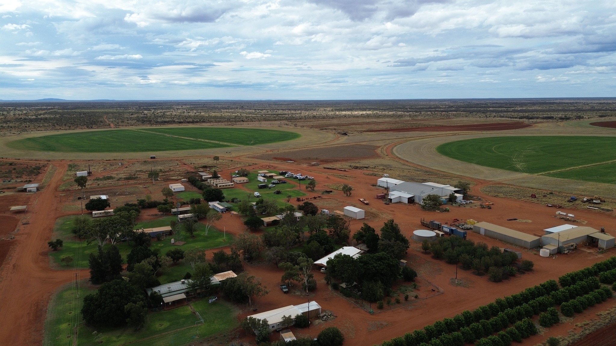 Outback Farm-... - Outback Farm- Athelle Outback Hideaway