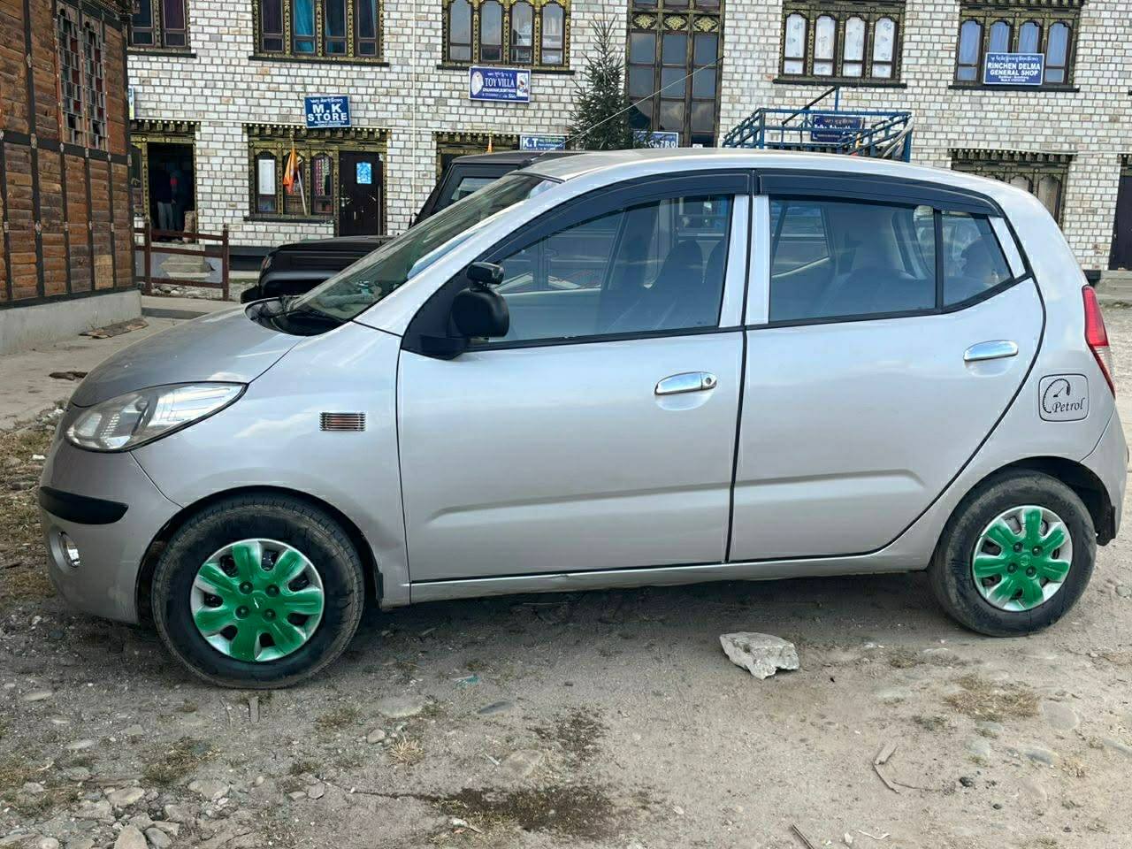 Used car for sale in Bhutan with 199000km odometer