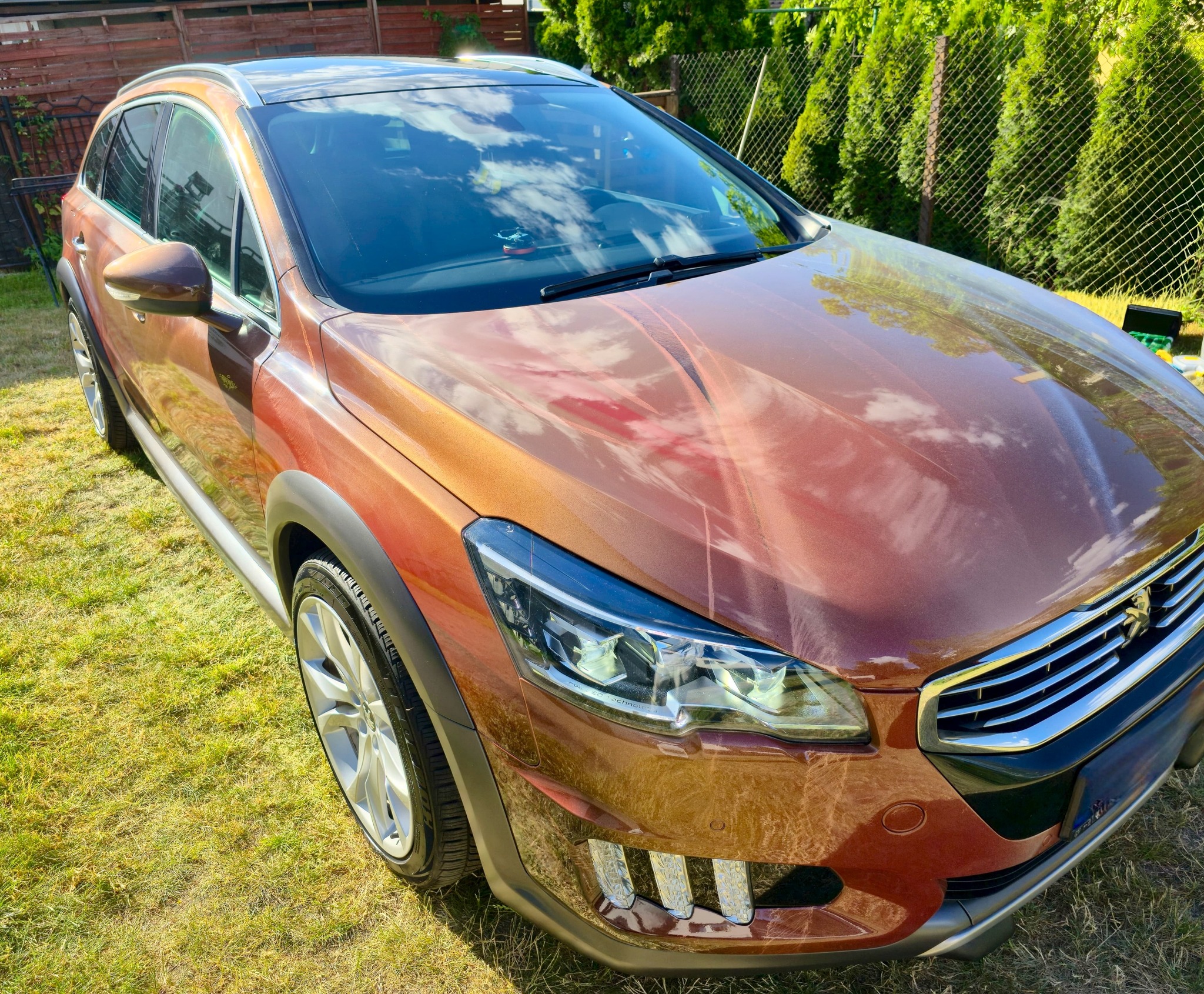 Franek - Dzisiaj troszkę elegancji. Pomalowałem samochód marki Peugeot ...