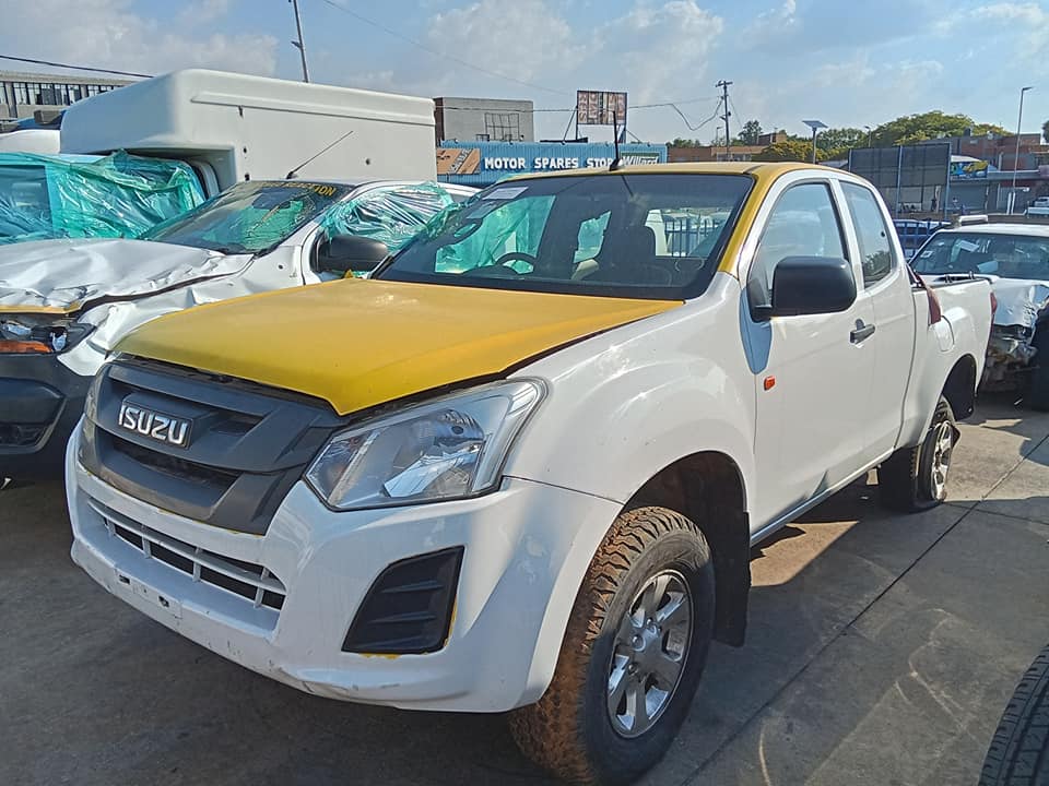 Hallmark Auto - For Sale: ISUZU D-MAX EXTRA-CAB...