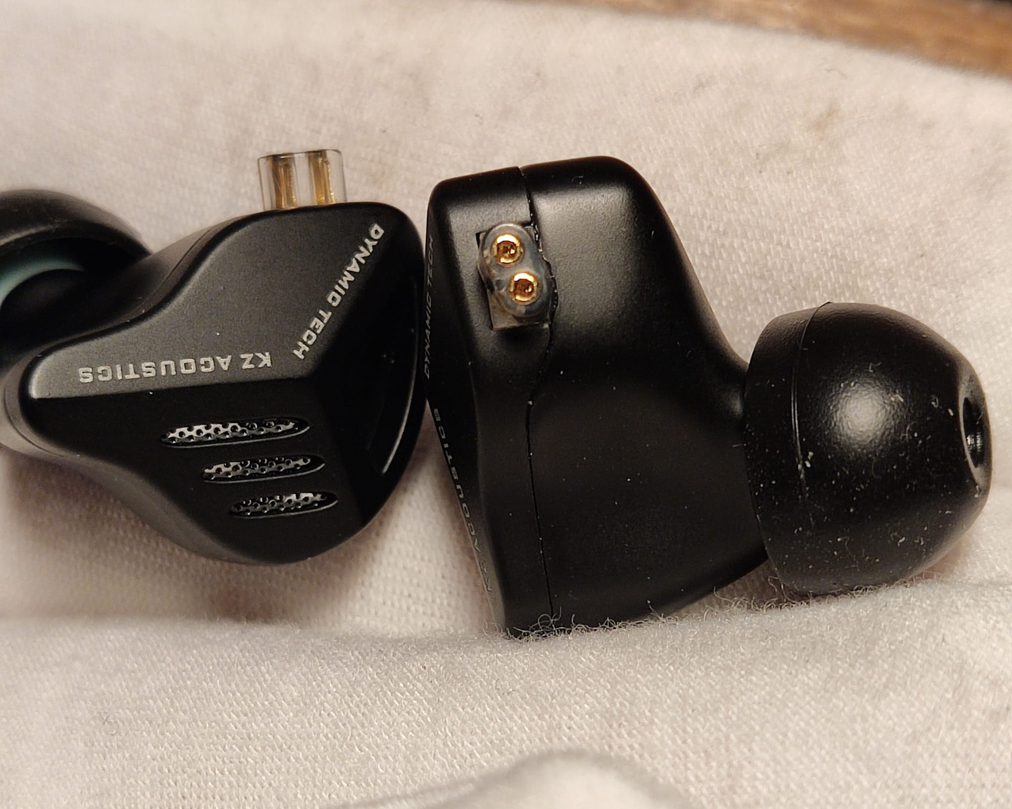 Please KZ stop naming zxvxx & please change box & add slide cable