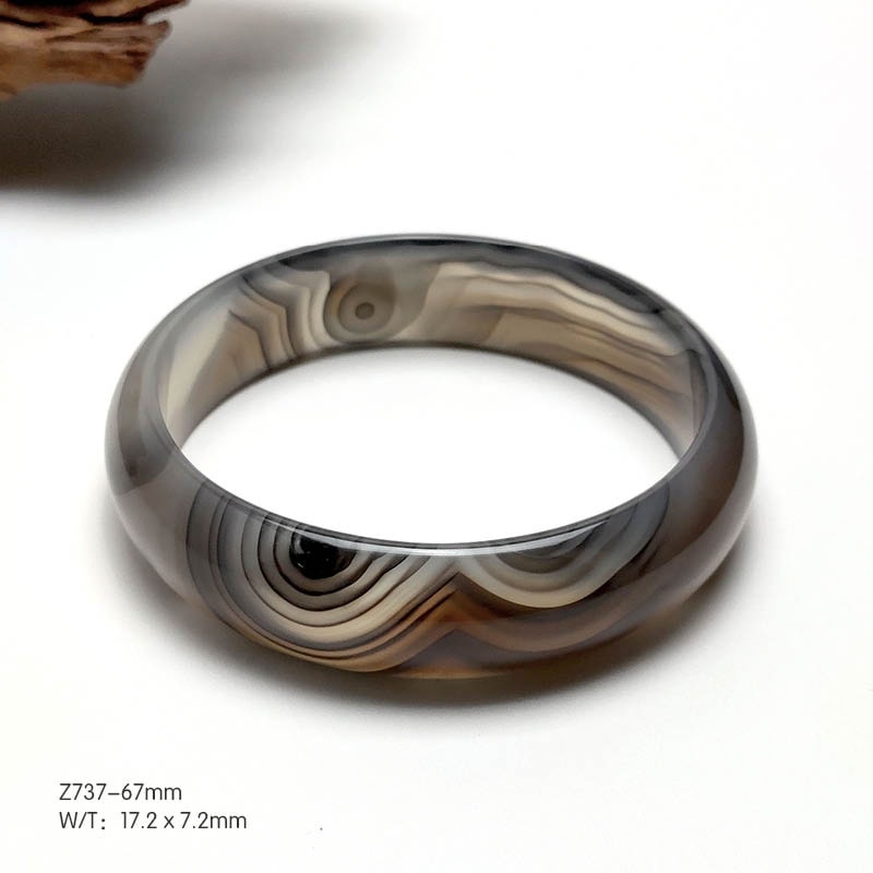 天然玛瑙玉髓手镯67mm，大圈口，难找哦！