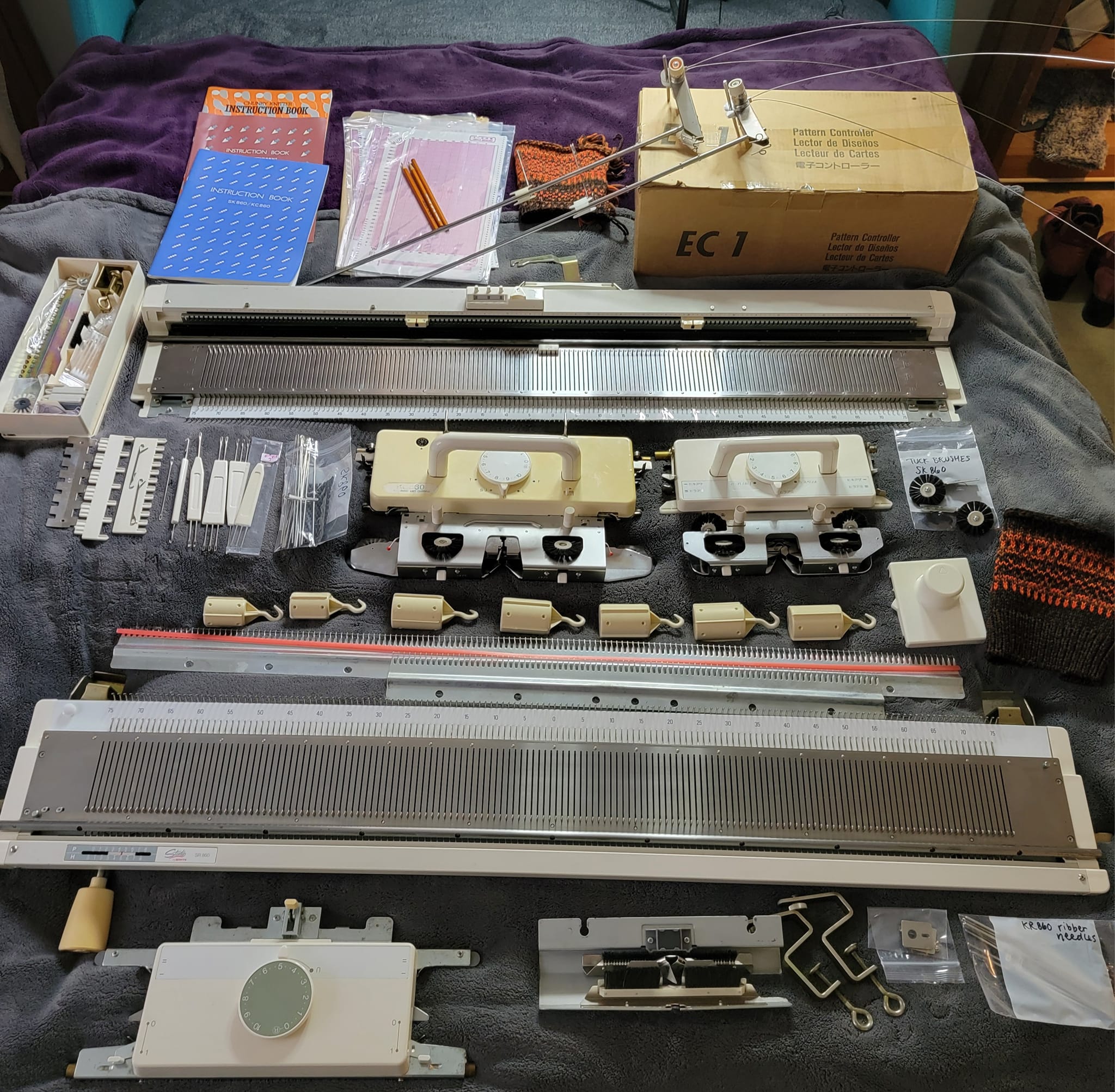 SOLD Studio Silver Reed SK860 + rare SR860 ribber 6.5mm mid-gauge 