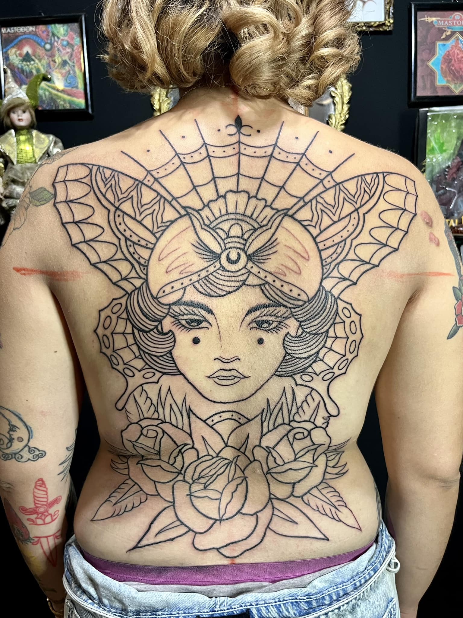 First 4 hours for this full back piece! 😛🤟🏽