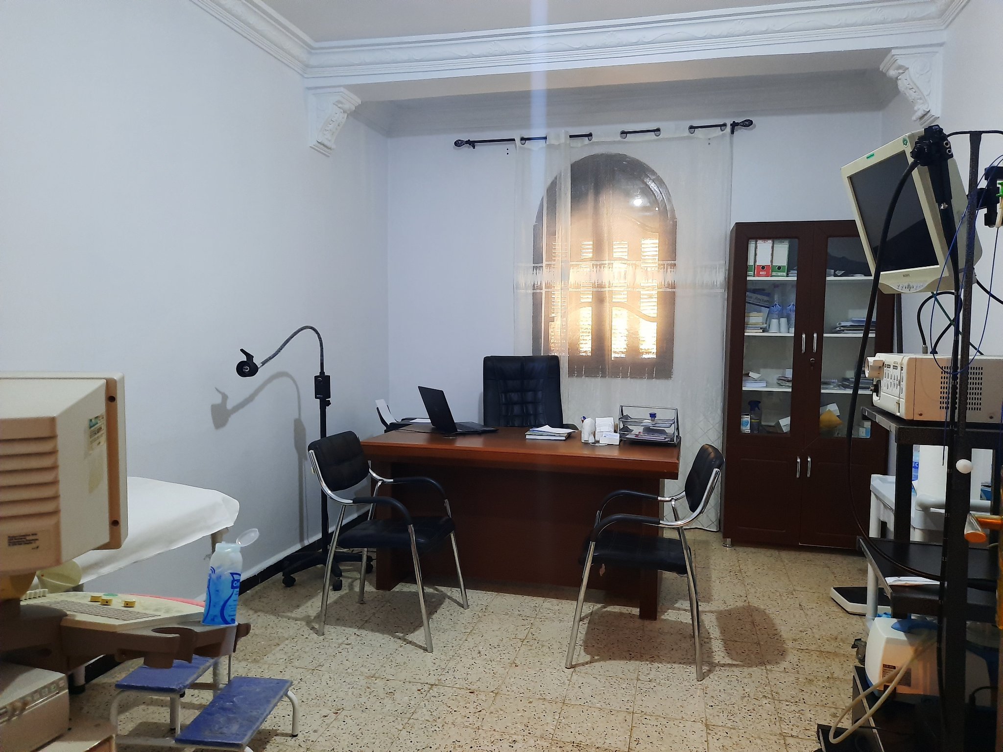 د.رمضاني طبيب أمراض الجهاز الهضمي و الكبد | Larba
