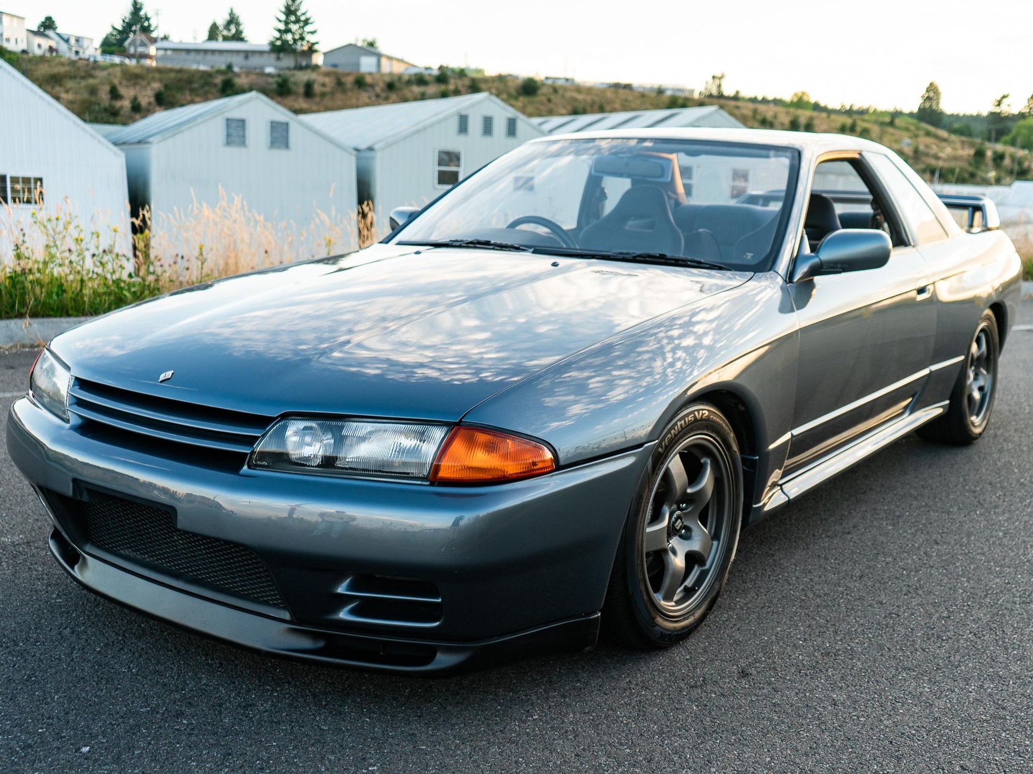 5-speed R32 Skyline finished in super rare Greyish Blue Pearl