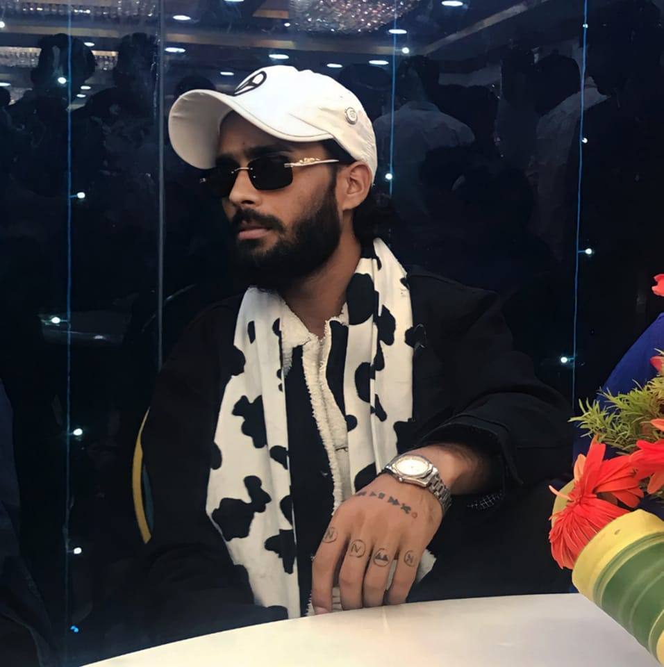 Officialnivaan
