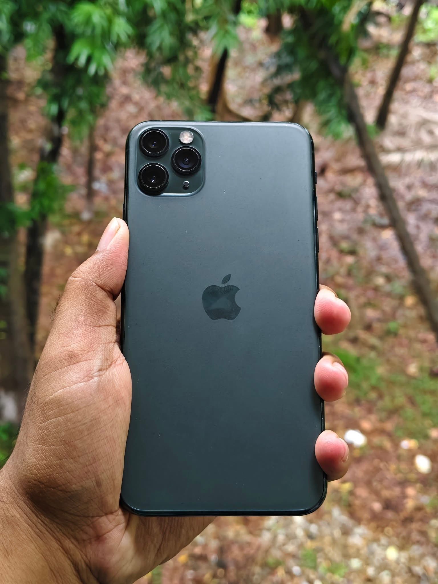 iPhone 11 Pro Max – 256GB Battery Health: 72% Waterproof No Box