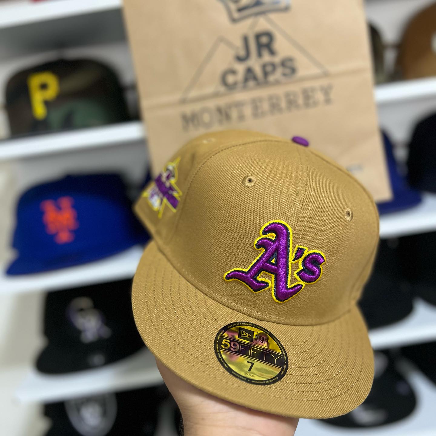 JR CAPS MTY - New Era Atletics Side Patch Modelo Exclusivo...