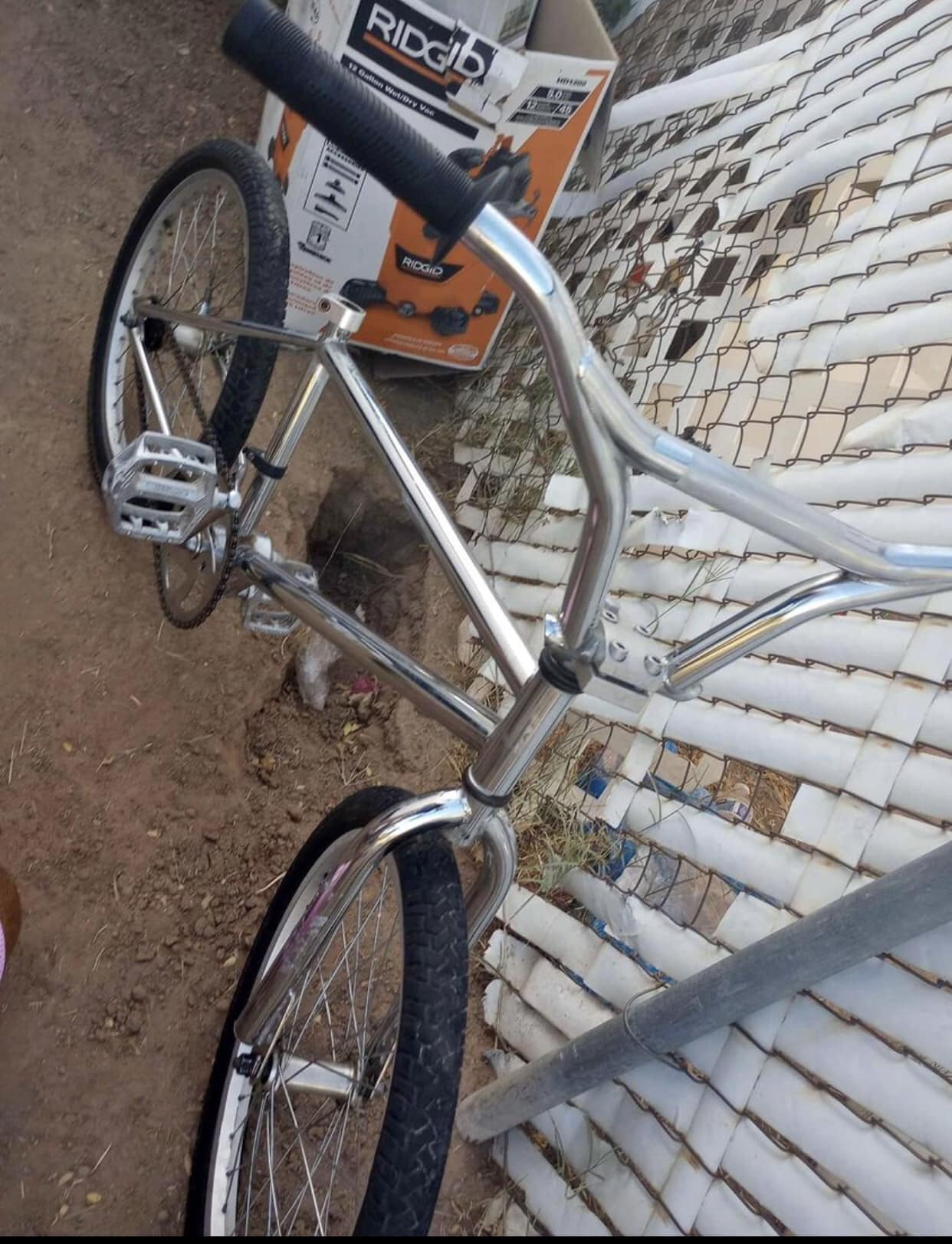 What brand is this BMX bike?