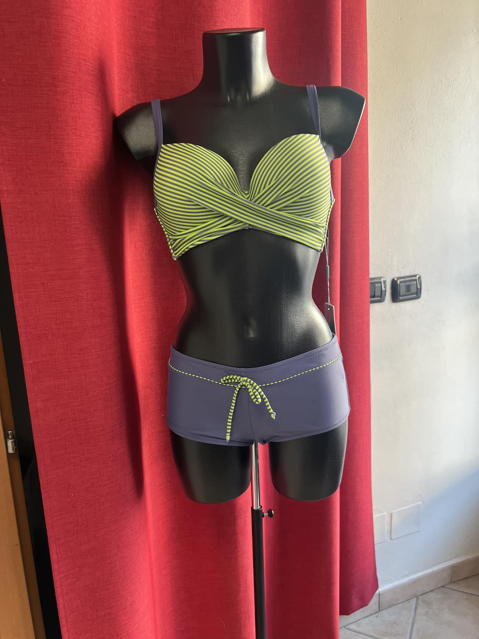 Body Lingerie In Ecopelle Lucida Con Coppa Aperta E Pizzo – Intimo Donna Sensuale