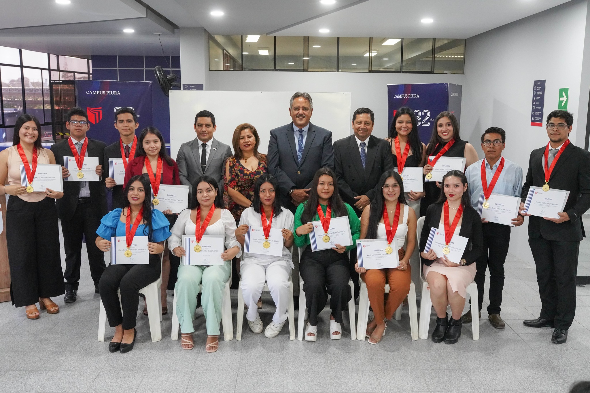 🏅 Premiamos a los estudiantes... - Universidad César Vallejo | Facebook