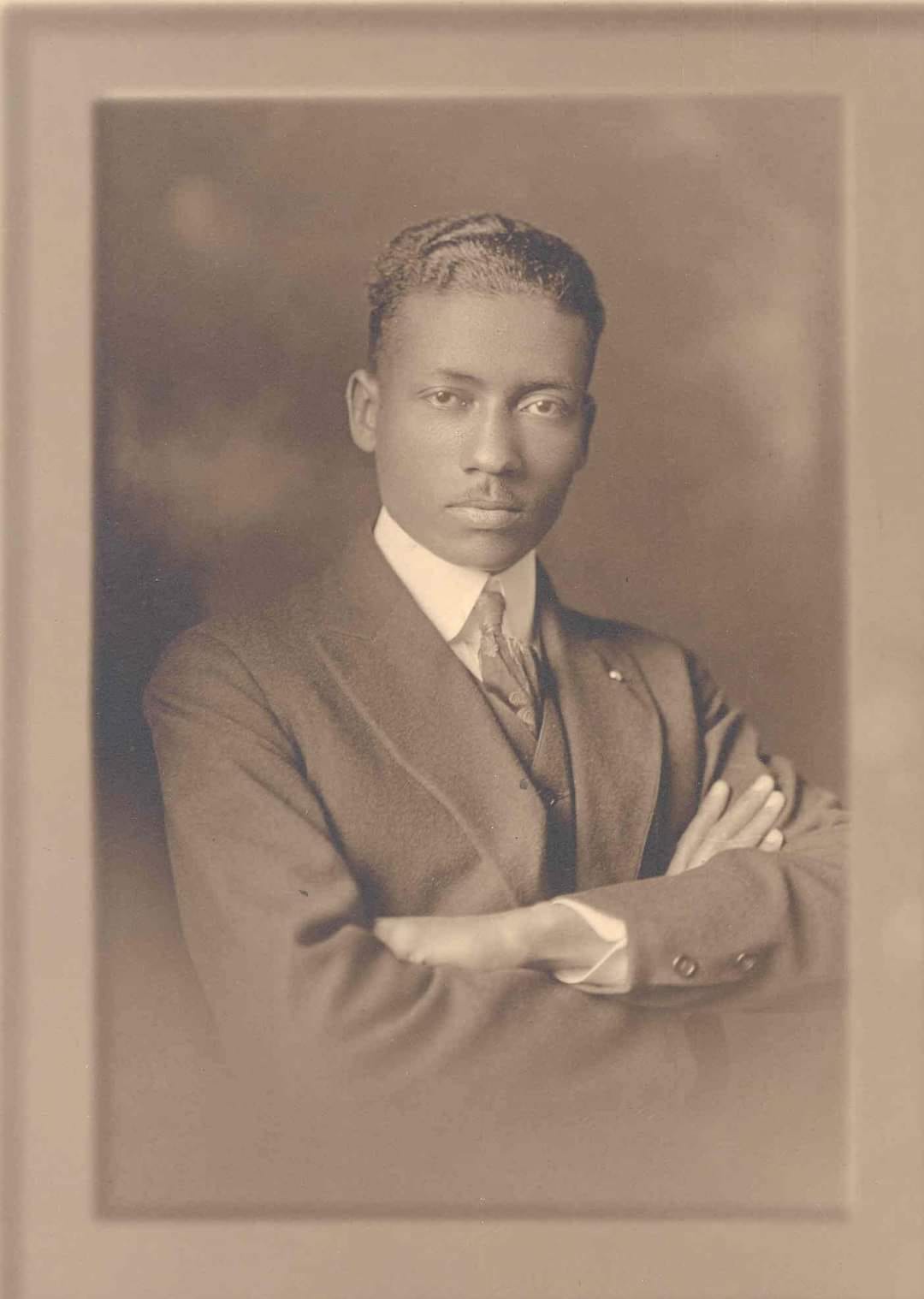 LORENZO TUCKER (1907-1986) In an era when both movies and 