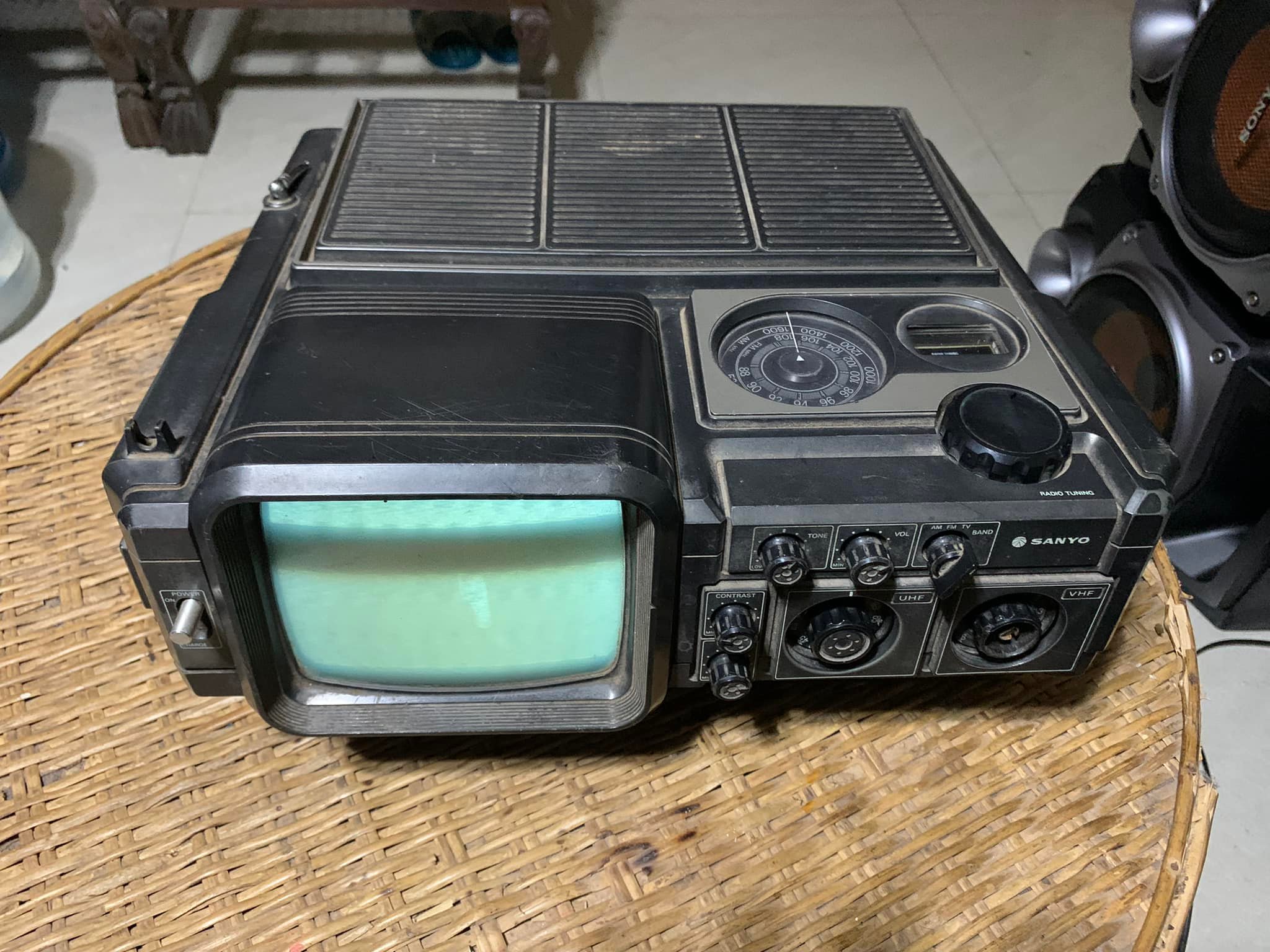 Sanyo black and white TV with UHF/VHF and FM/AM tuner