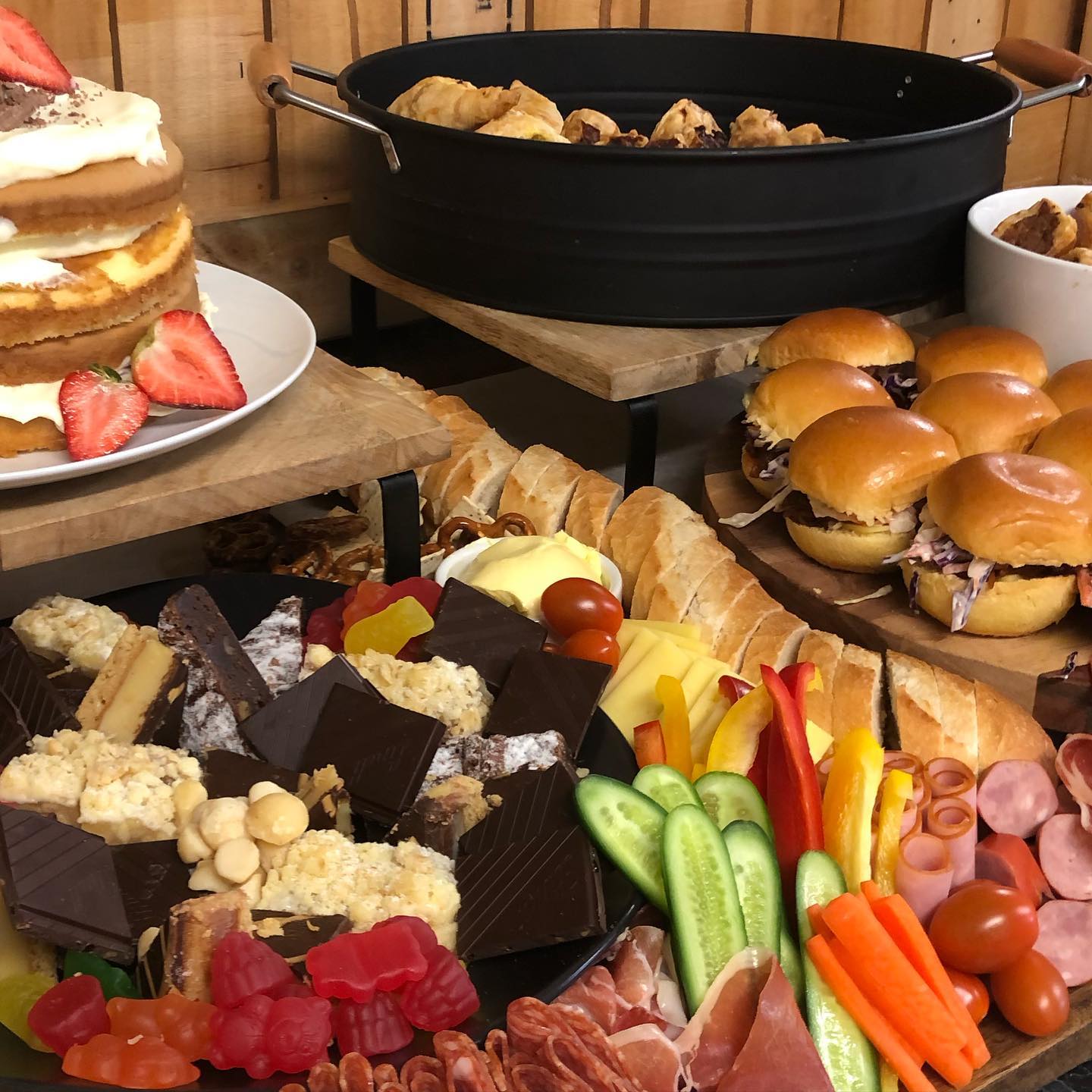 They see... - They see me grazing- catering and grazing boxes