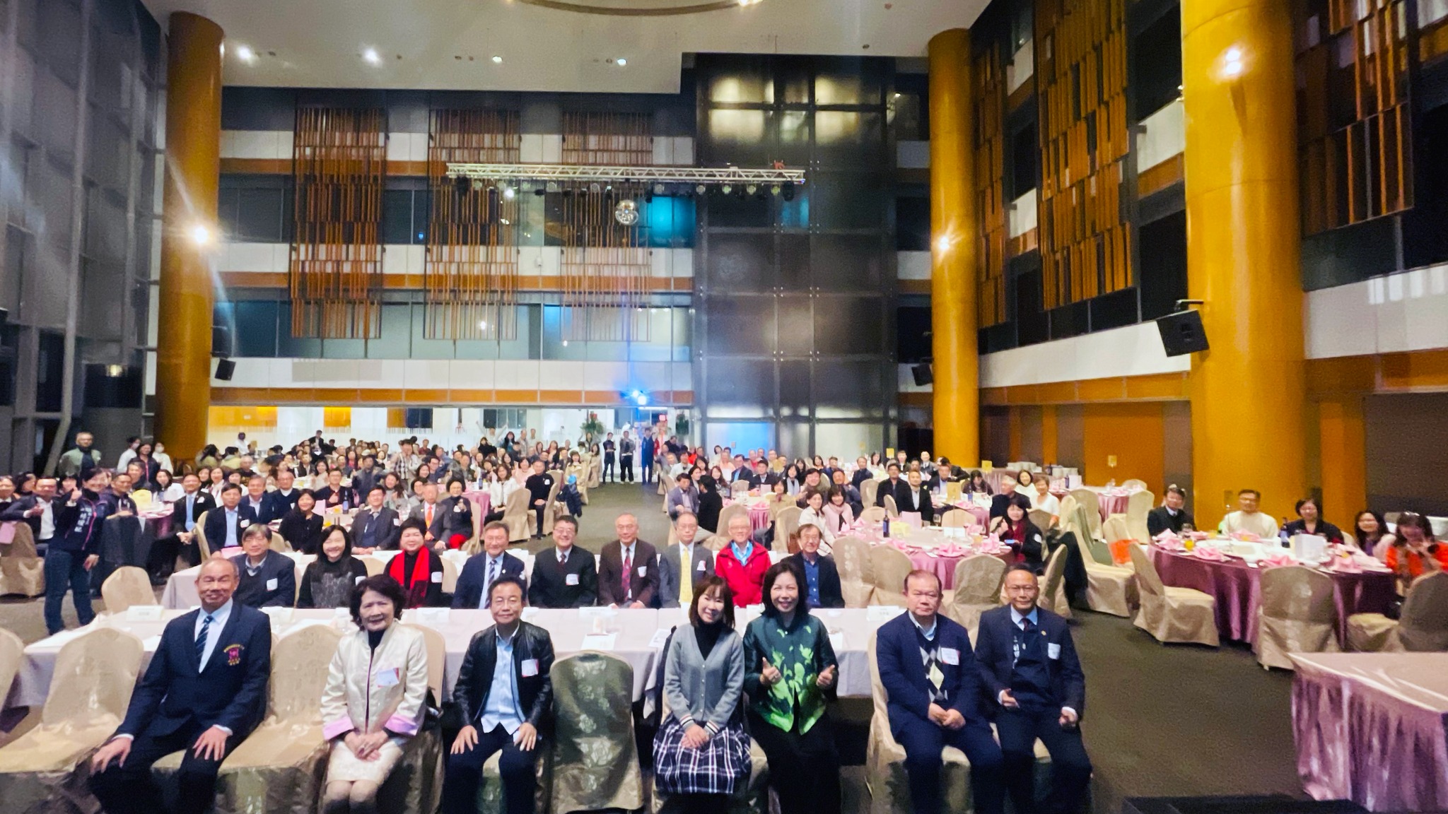 中興大學EMBA校友會 - 中興大學 EMBA校友會-第八屆理事長、理監事暨役職員授證典禮，圓滿成功。... | Facebook