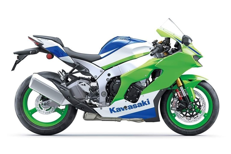 1990 Kawasaki ZX-7 compared to 2024 anniversary edition models