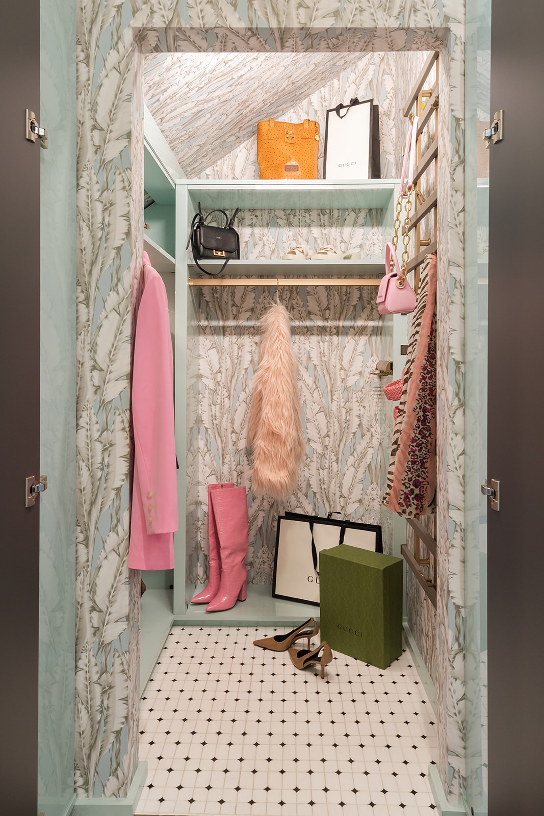 Natalie - Who else is getting ready to start packing for summer ...