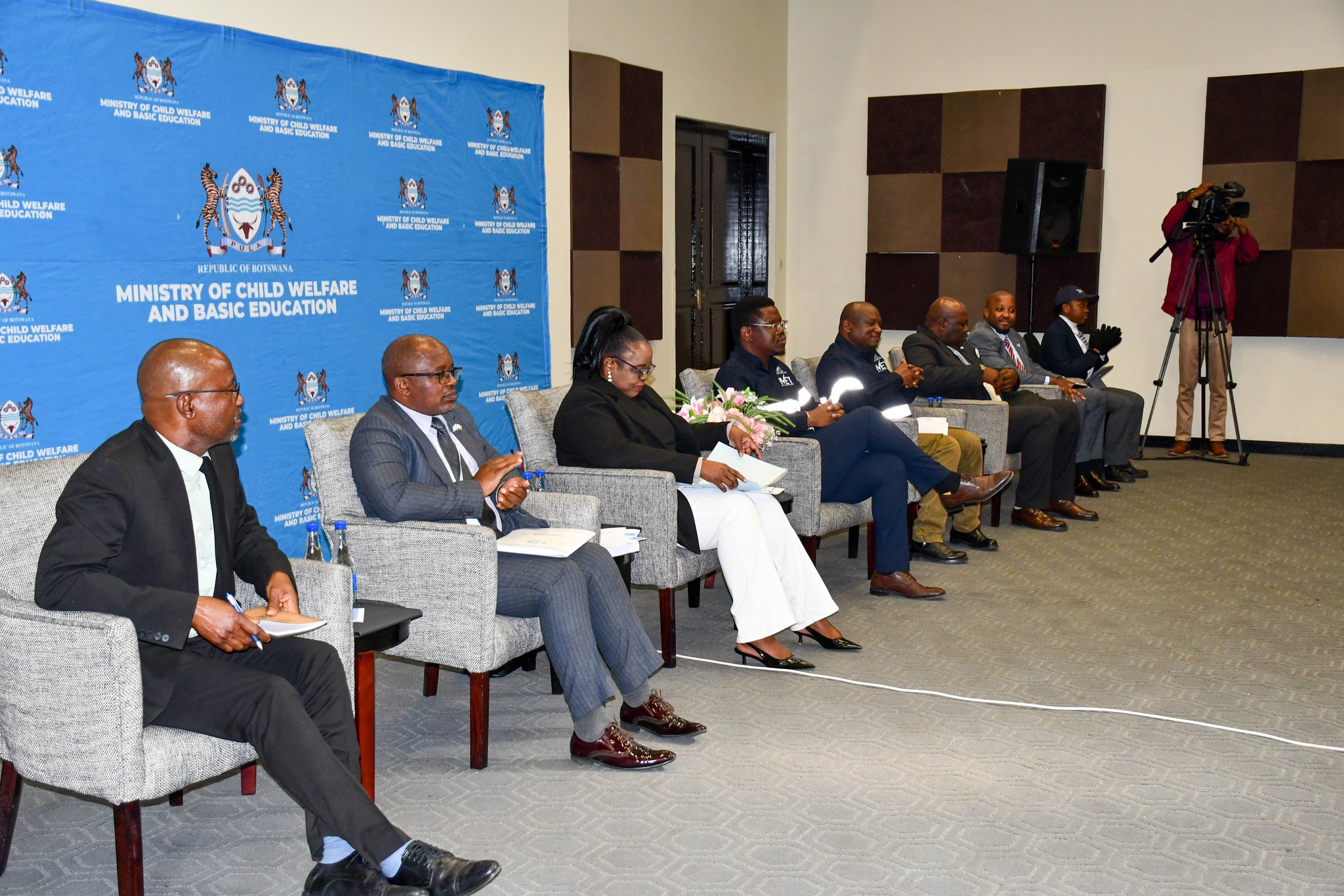 Ministr... - Ministry of Justice and Correctional Services, bw