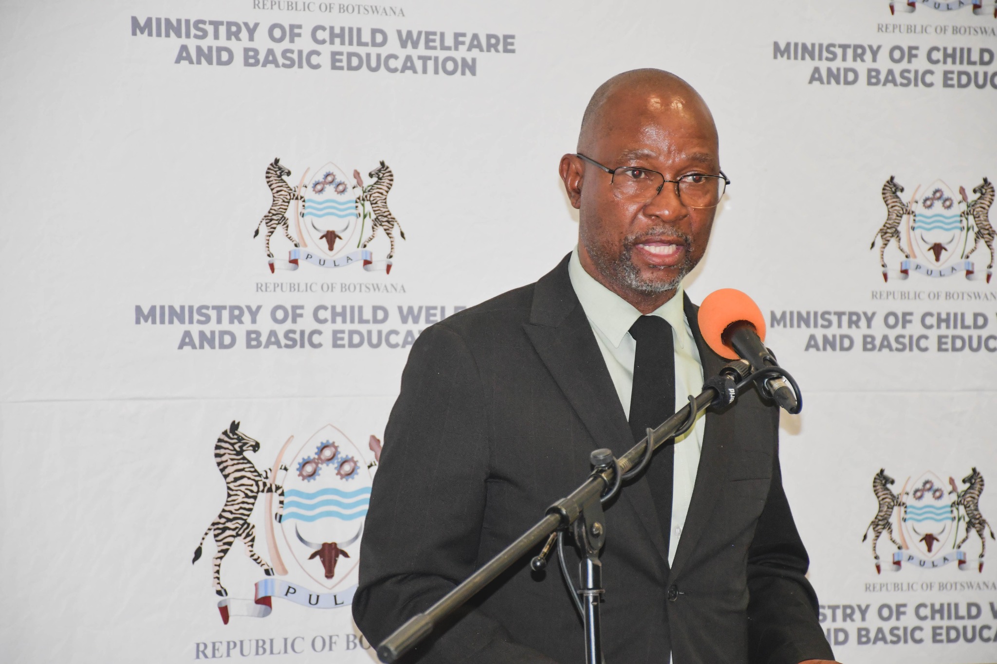 Ministr... - Ministry of Justice and Correctional Services, bw