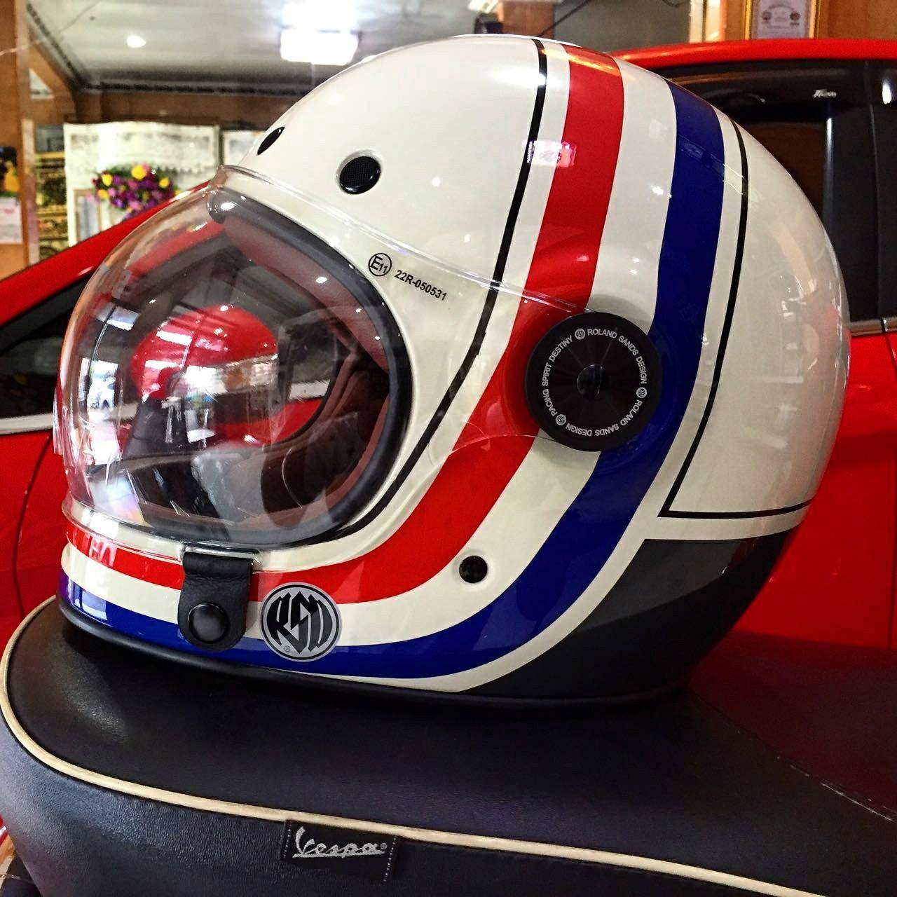 bell bullitt rsd viva helmet GT Carbon Temple Gloss Black/Silver / Small Helmets by BELL Bell Bullitt Carbon RSD Range