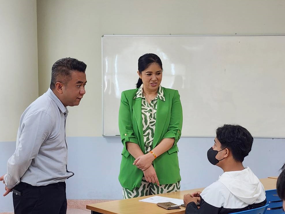 English for International Professions Program RMUTT