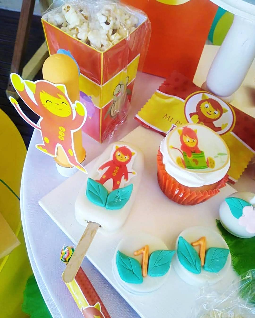Kech Deco - 🟡🟢🟠Decoración de Nene León para Emilia 🌼 🟢🟡🟠...