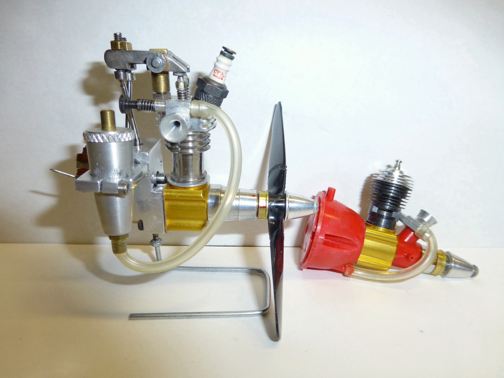 Cox Tee Dee .010 model engine history