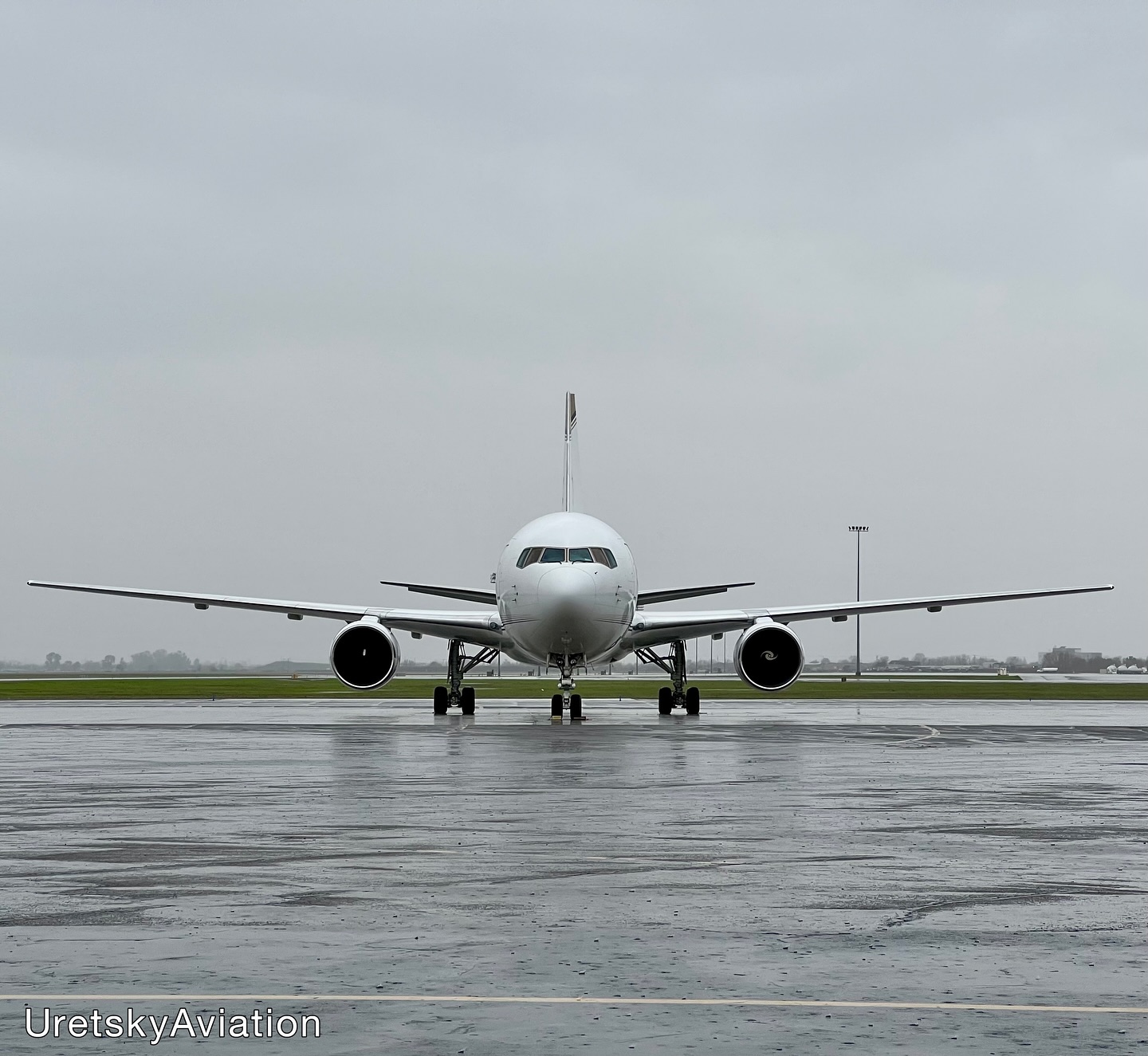 Uretsky - Boeing 767-300 private jet owned by the Houston Rockets ...