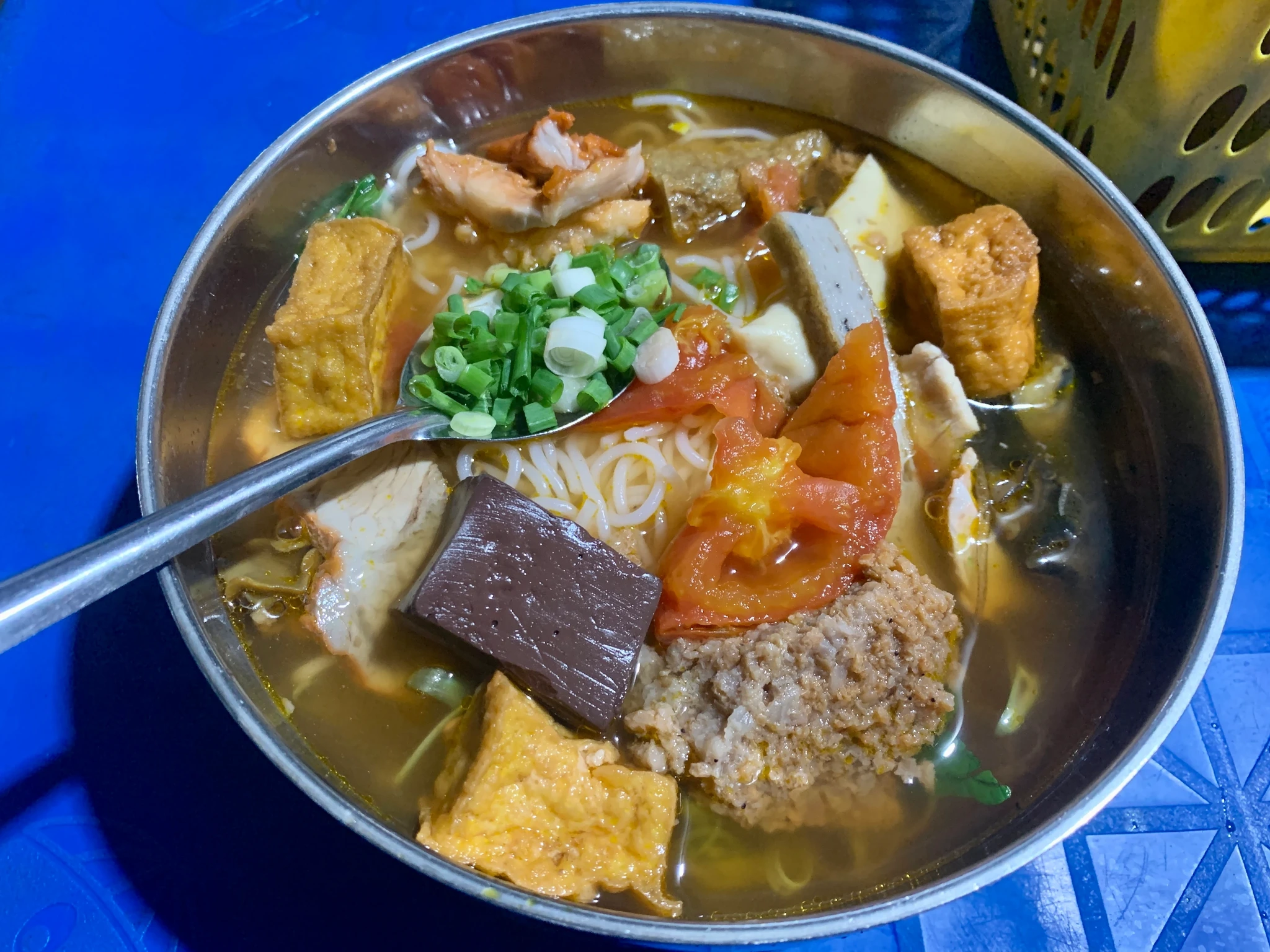Thánh Riviu | Quán bún riêu với cục riêu cua to đây | Facebook