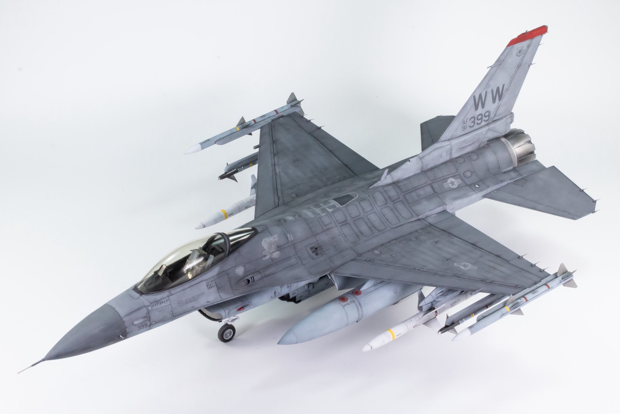 Tamiya 1/32 F-16CJ Block 50 model kit review