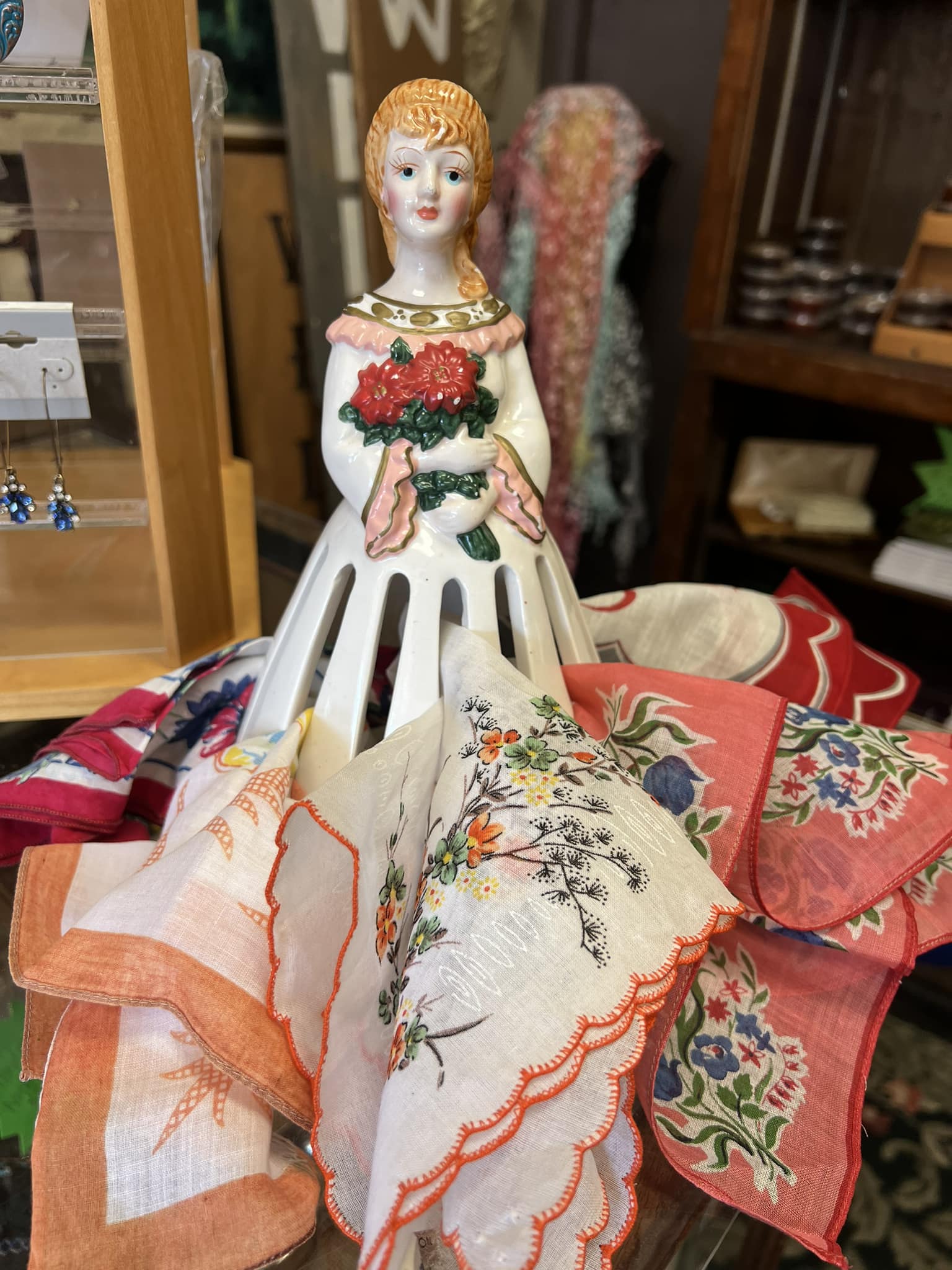 Vintage hanky lady! #hankylady #napkinholder