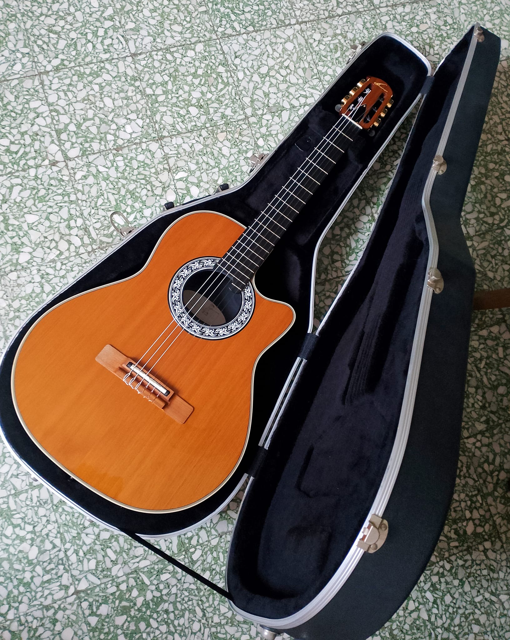 Ovation 1763 Classic (1997)