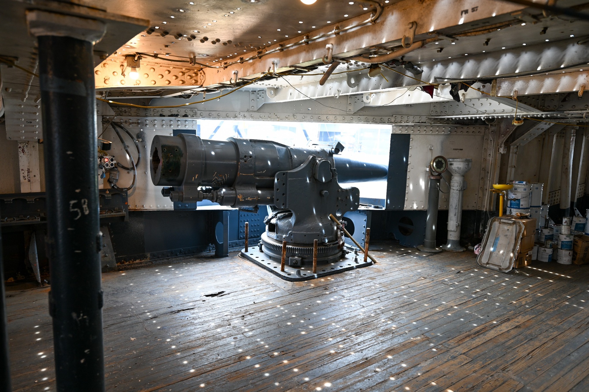Ships Of The World | USS Texas, photos below deck and inside the wheel ...