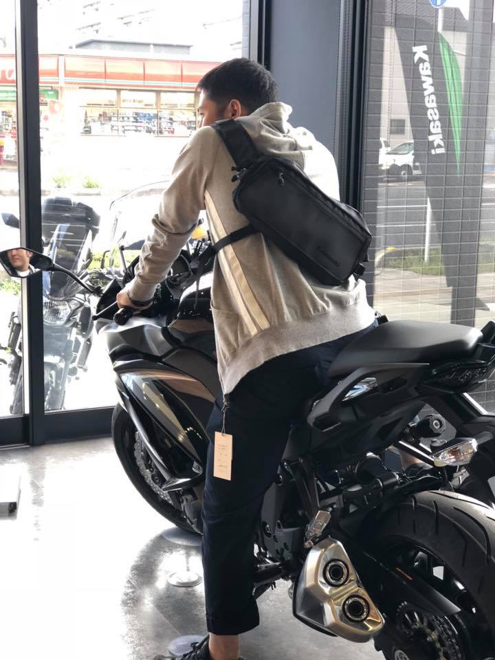 カワサキ 2WAYスマートバッグ新入荷しました。 2パターンの使用方法を 