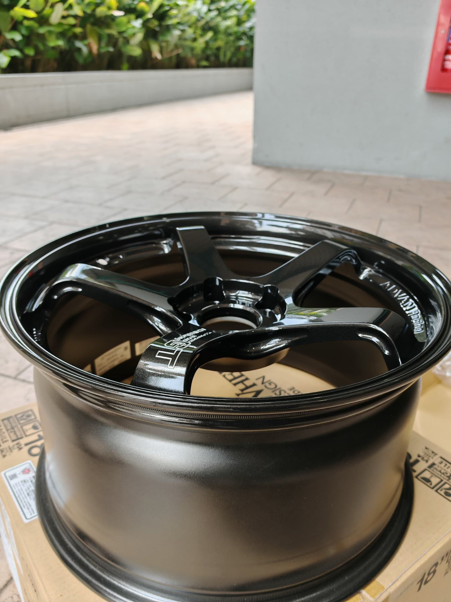 ADVAN RACING GT 18 x 9.5J ET45 5x120 Colour : TBK BLACK New set in 